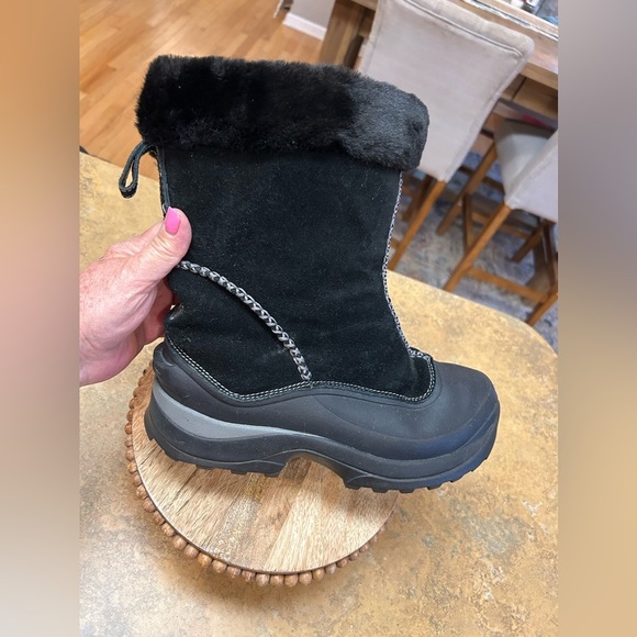 Women's Lands End  Black Suede Waterproof Winter Boots - Picture 3 of 10